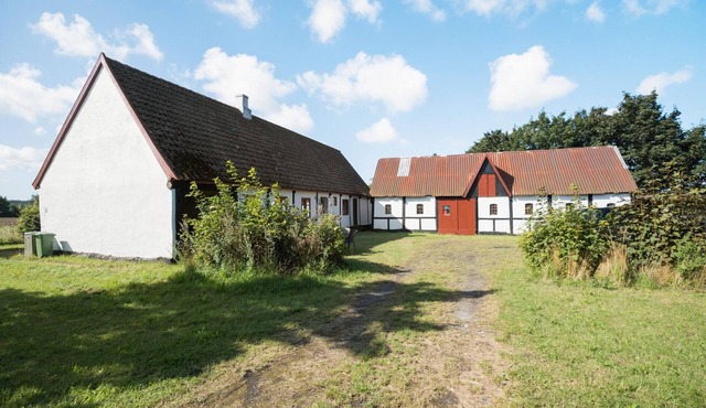 Nice home in Rønne with WiFi