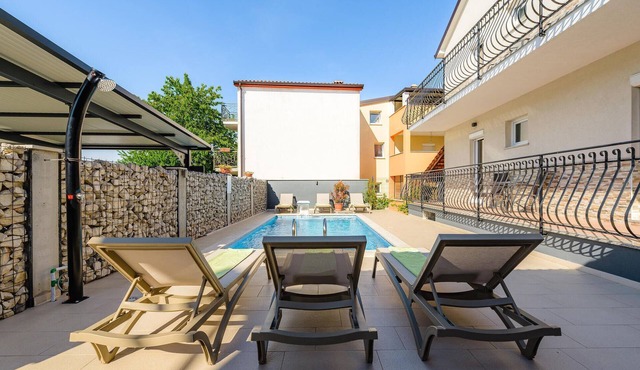 Nice home in Rovinjsko Selo