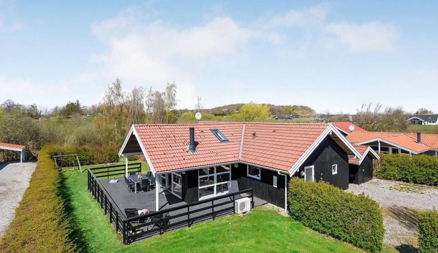 Nice home in Rudkøbing with kitchen