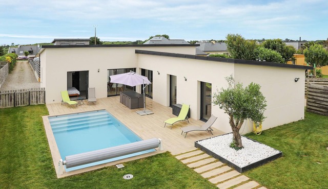 Nice home in Saint-Pabu