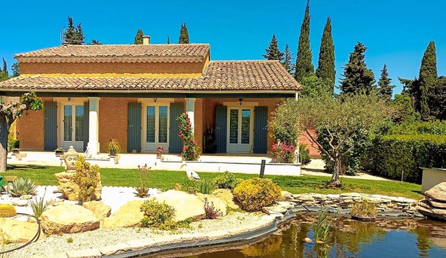 Nice home in Sarrians