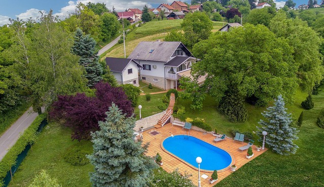 Nice home in Seketin with sauna