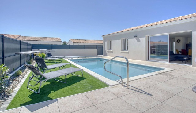 Nice home in Semussac