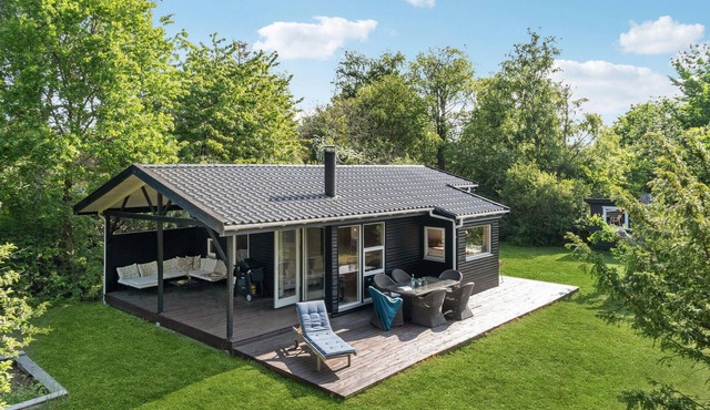 Nice home in Sjællands Odde with WiFi