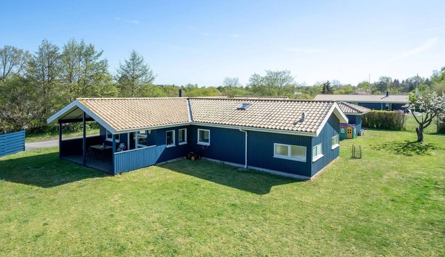 Nice home in Skælskør with sauna