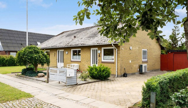 Nice home in Skjern with WiFi