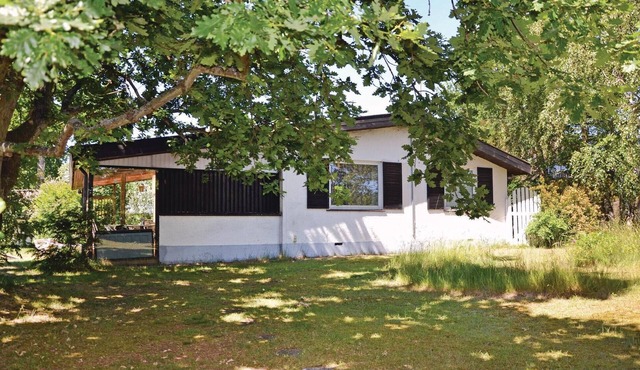 Nice home in Solrød Strand with kitchen