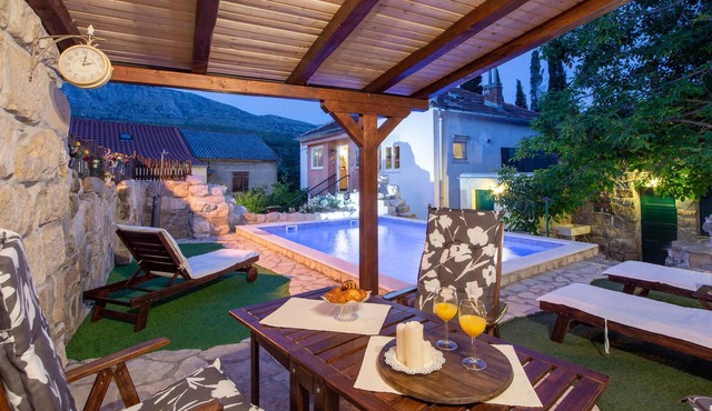 Nice home in Srinjine