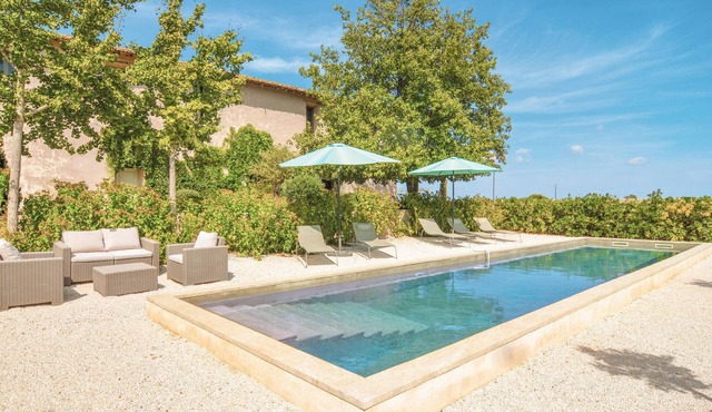 Nice home in St. Gilles