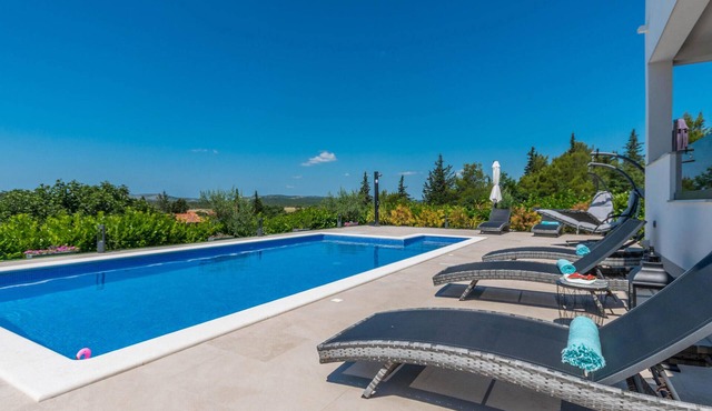 Nice home in Stankovci