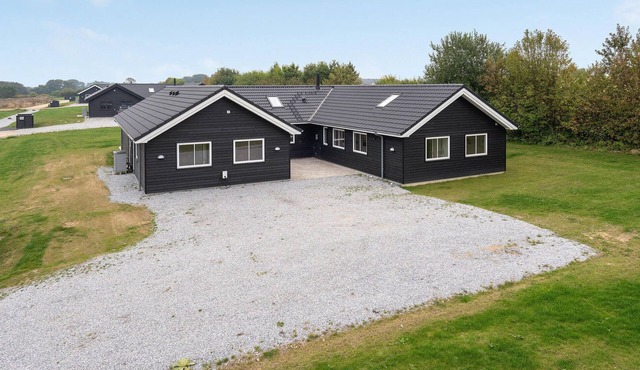 Nice home in Sydals with kitchen