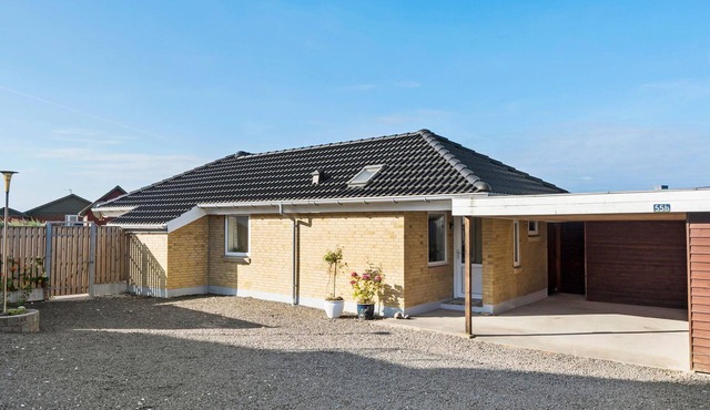 Nice home in Thisted with kitchen