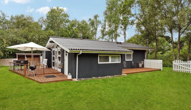 Nice home in Thyholm with WiFi