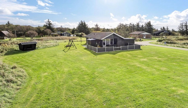 Nice home in Thyholm with WiFi