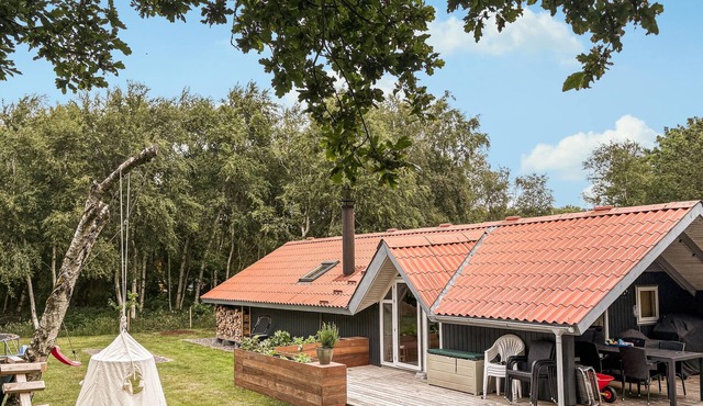 Nice home in Thyholm with kitchen