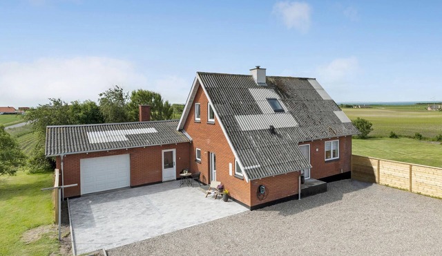 Nice home in Thyholm with WiFi