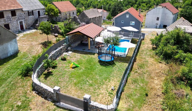 Nice home in Tijarica