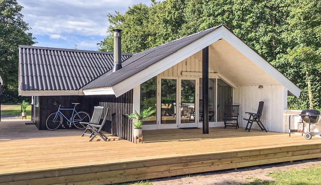 Nice home in Toftlund with kitchen