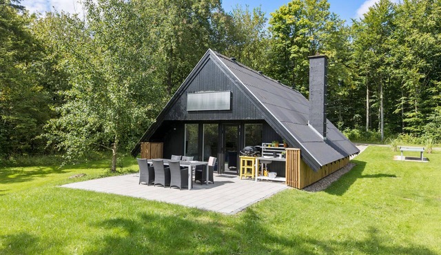Nice home in Toftlund with WiFi