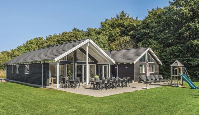 Nice home in Tranekær with kitchen