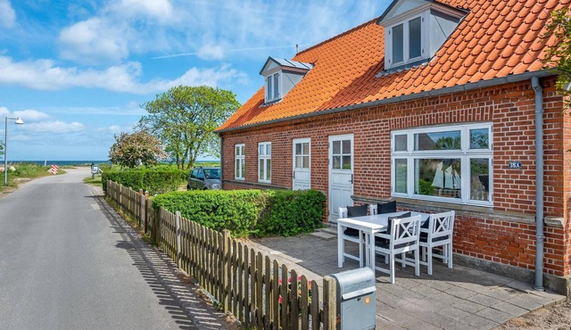 Nice home in Tranekær with WiFi