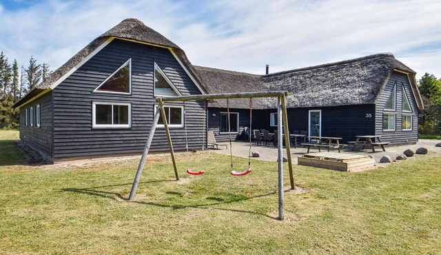 Nice home in Ulfborg with WiFi