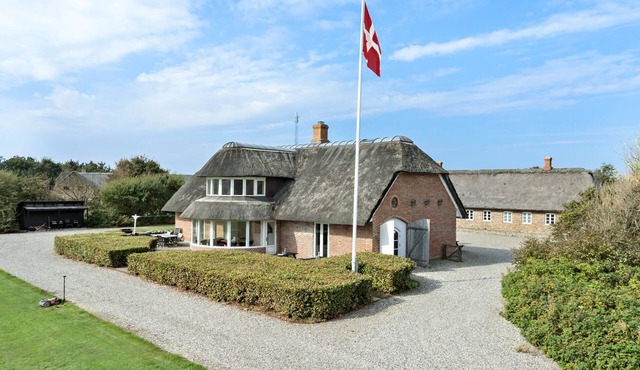 Nice home in Ulfborg with WiFi