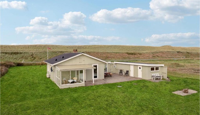 Nice Home In Ulfborg With Wifi