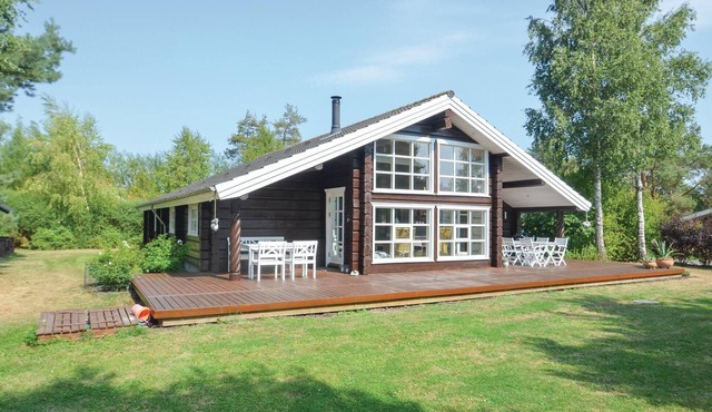 Nice home in Væggerløse with sauna