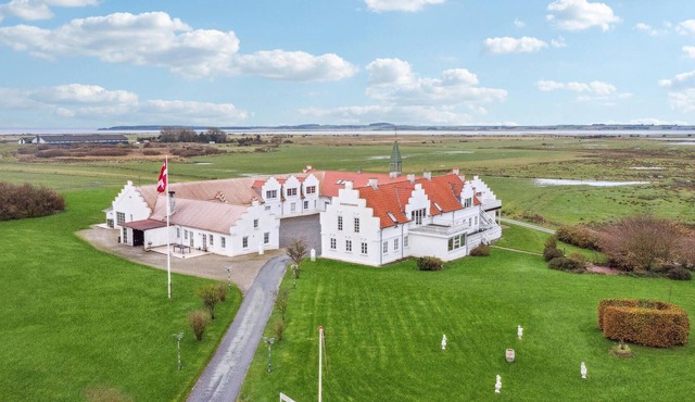 Nice home in Vesløs with sauna