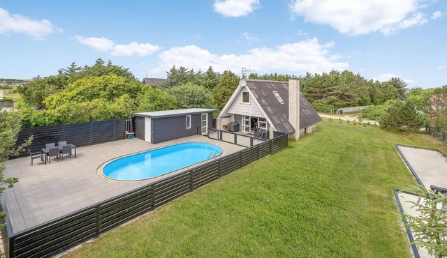 Nice home in Vestervig with WiFi