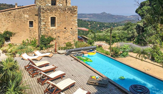 Nice home in Ville-Di-Paraso