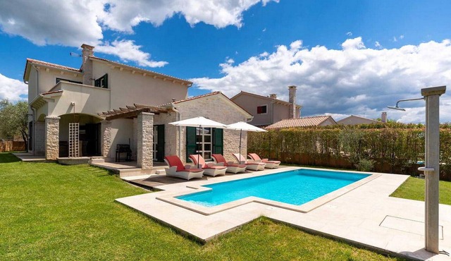 Nice home in Vizinada