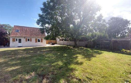 Nice Home In Zutkerque With Wifi
