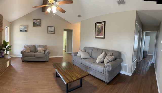 Nice House Close to Tarleton