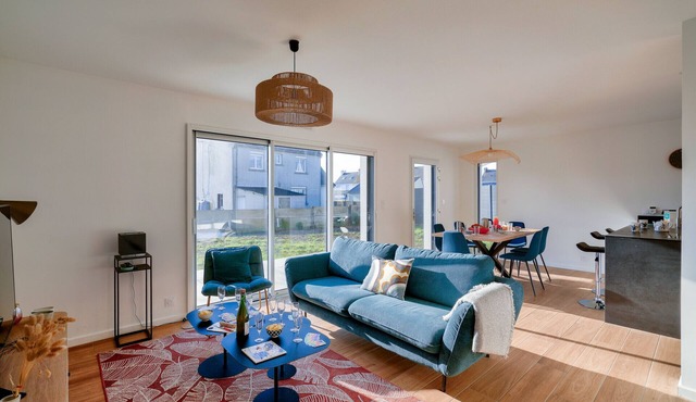 Nice house for 8 - 950m from the beach & harbour