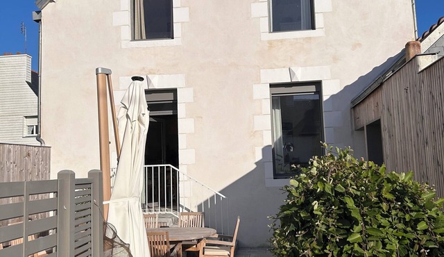 Nice house from the 30's completely renovated, 50 m from the sea!