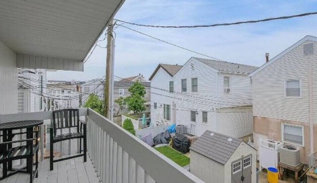 Nice House in Cute Beach Townn