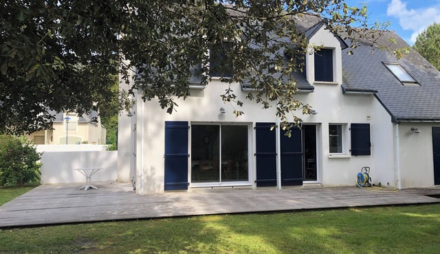 Nice house near beaches, spacious terrace, enclosed garden