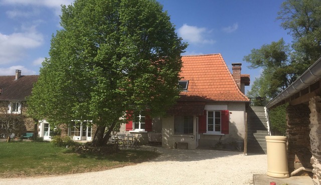Nice independent apartment in an old farmhouse