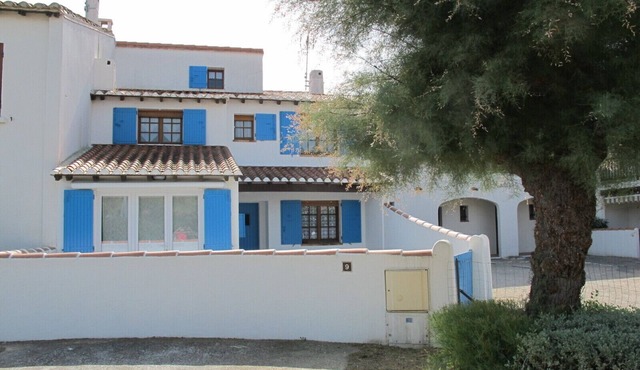 .NICE LUMINOUS APARTMENT IN VILLA STE MARIE DE LA MER