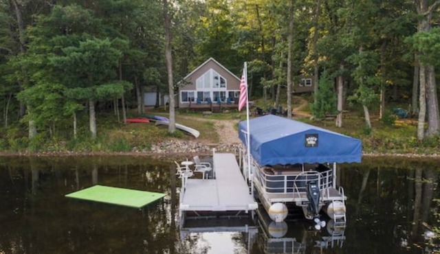 Nice Lake Escape Hot Tub Pontoon ATV Snowmobile Trails Lakefront & More!
