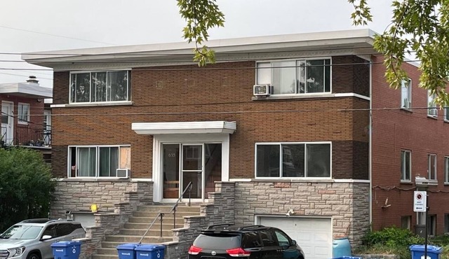 Nice Large 4 1/2 at 655 Lacharite LaSalle Qc Canada now or Later $1625/M