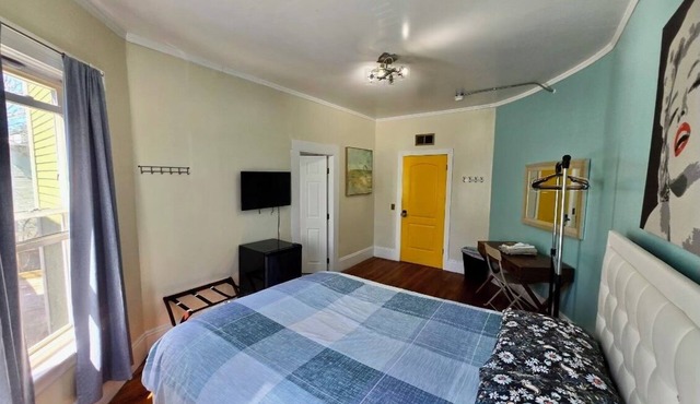Nice large room in Federal Hill, Downtown