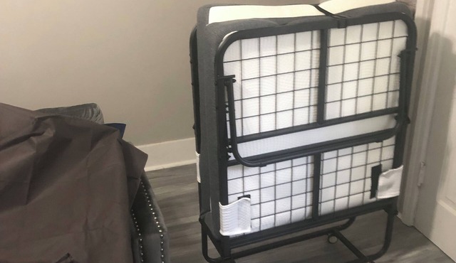 Nice little hideaway close to all the downtown amenities