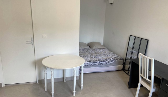 Nice new Studio 10mins from Bordeaux and 50m from the tramway