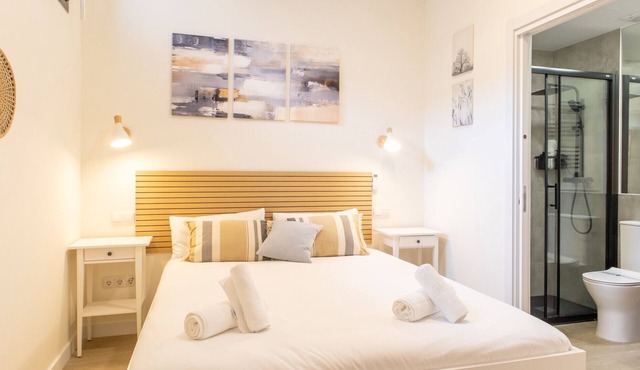Nice one bedroom apartment with patio GAN5B