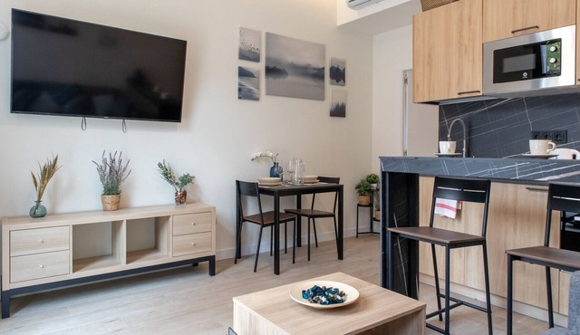 Nice one bedroom apartment with patio GAN5D