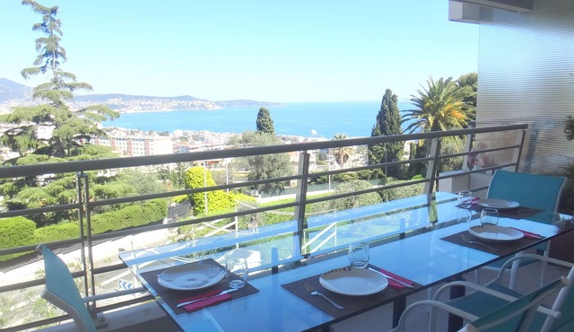 Nice Ouest, magnificent air-conditioned 2 P/wifi with large terrace facing the sea
