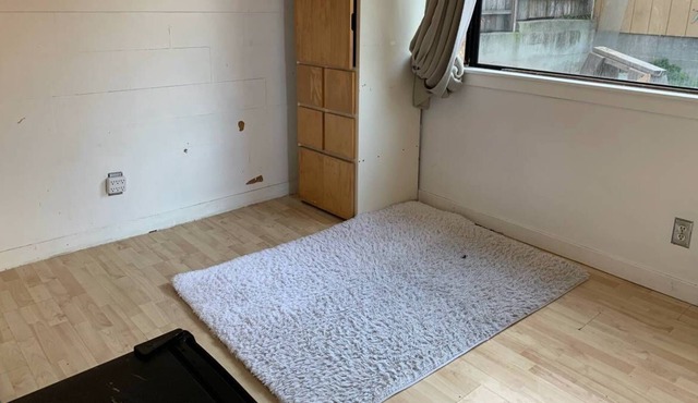 Nice place at Glen Park Bart